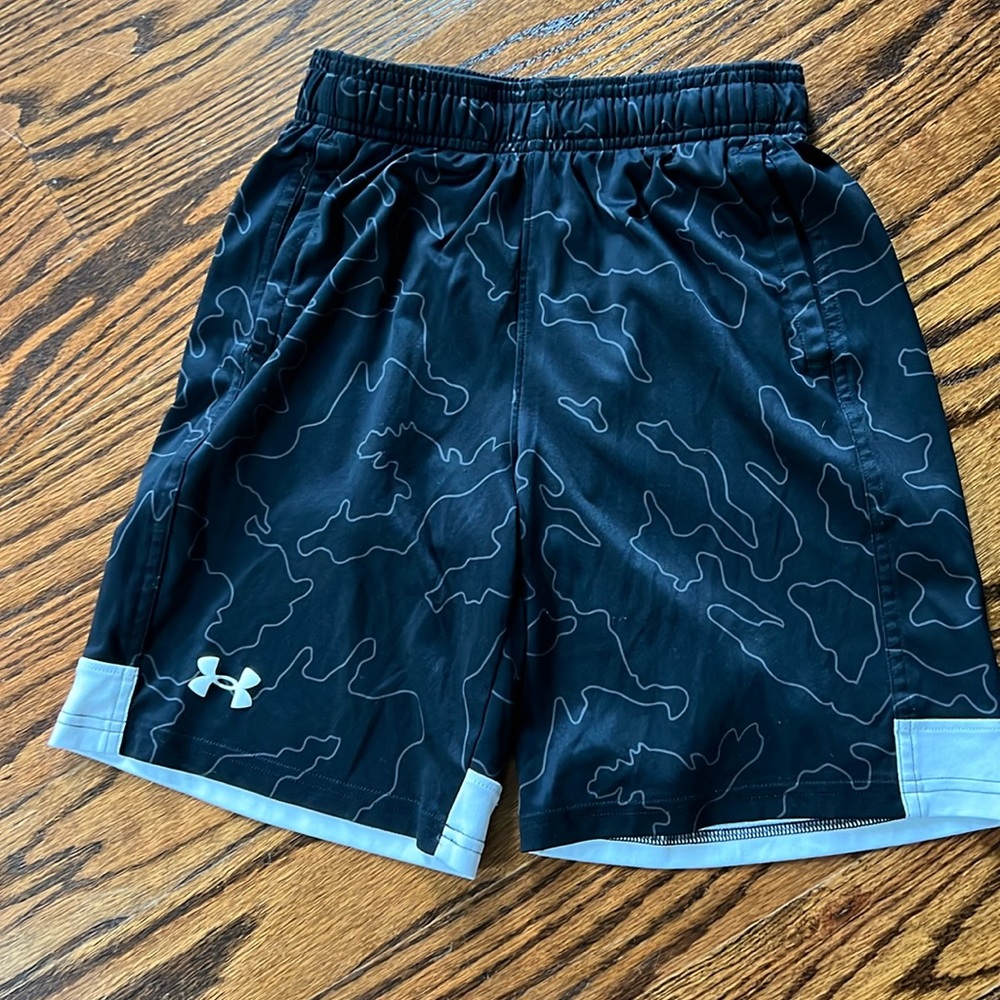 Black Under Armour shorts